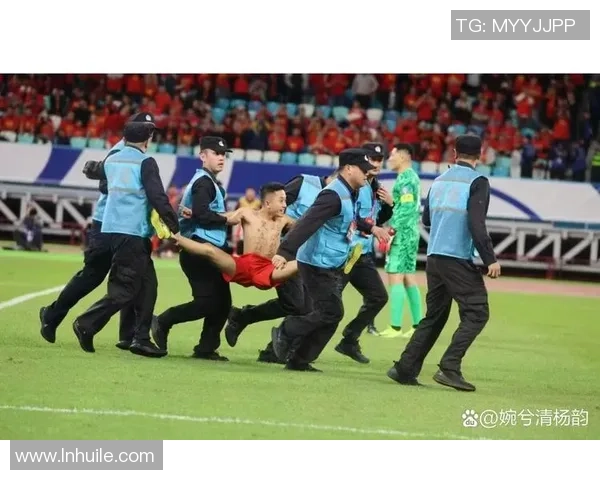 国足与武汉卓尔精彩对决视频回顾球迷热议赛场瞬间与精彩进球